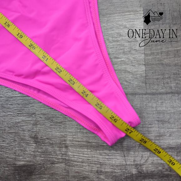 CharmLeaks Ring Front Twist Back High Cut One Piece Swimsuit Size L - Picture 3 of 4